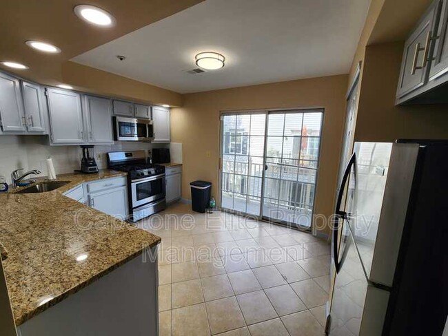 Photo - 30 Richmond St Condo Unit 2 - Standard Hallway