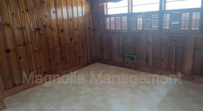 Photo - 1298 Tollie Weldon Rd