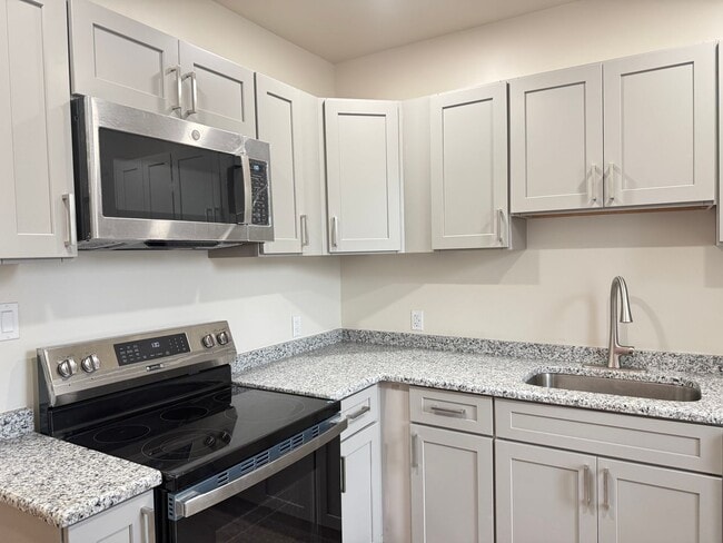 Photo - Newly Renovated 3 Bedroom 2 Bathroom Apartment in Prime Location - Washer/dryer in unit!
