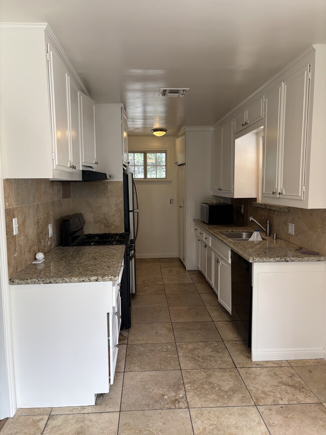 Photo - 10829 Kling St House