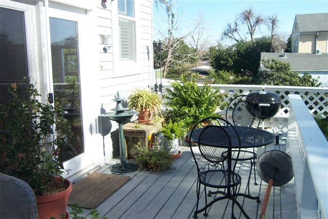 Private deck - 5940 Laurel St Unit 4