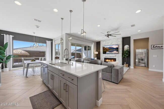 Photo - 2831 E Robin Ln