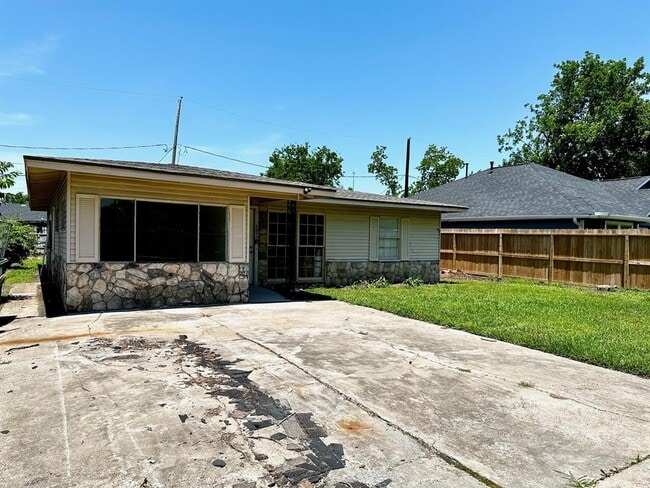 Photo - 5009 Chennault Rd Casa