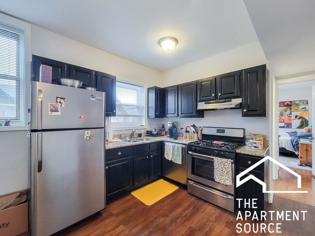 Photo - 3820 N Sheffield Ave