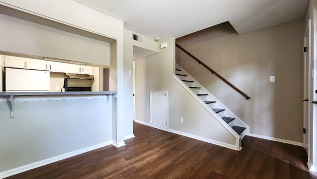 Photo - 716 Shawnee Dr