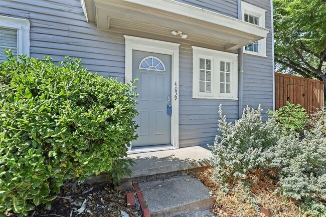 Photo - 4037-4039 Roswell St Unit 4039 Roswell St