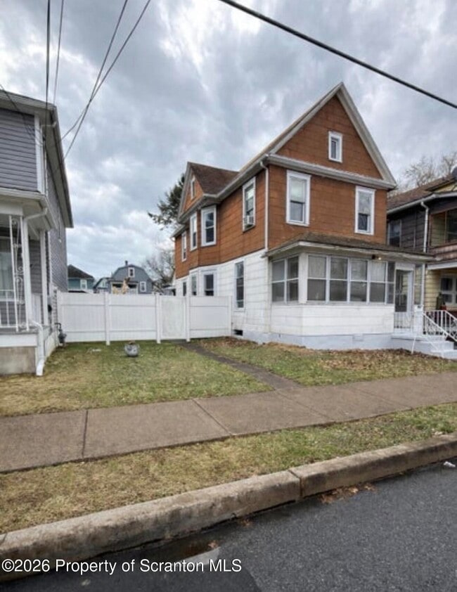 Photo - 342 Horton St