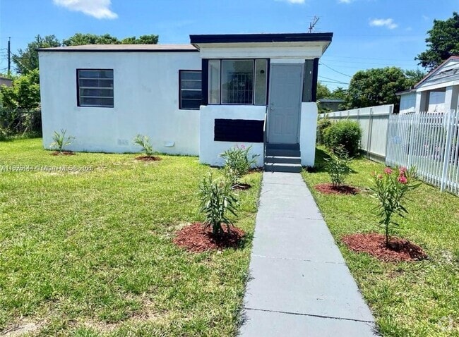 Building Photo - 1818 NW 58th St Rental