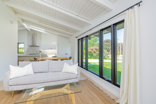 Photo - 147 Soundview Dr