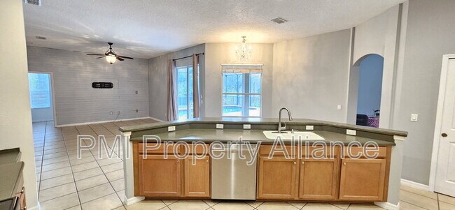 Photo - 640 Brookfield Pl