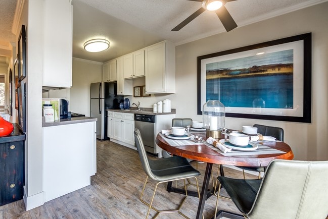 Carlsbad View Apartments
