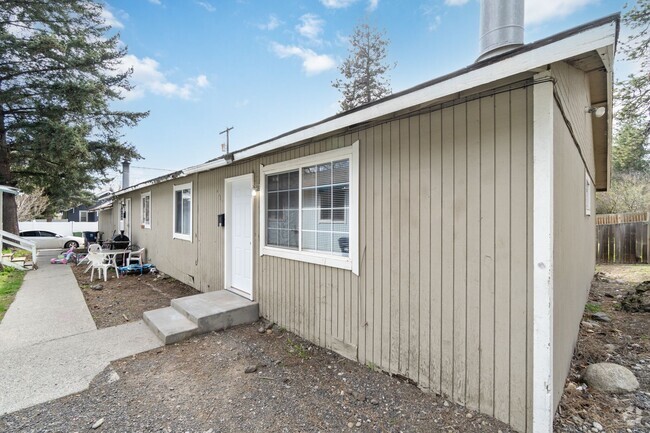 Building Photo - 1713-1713 W Fairview Ave Unit 1713 Rental