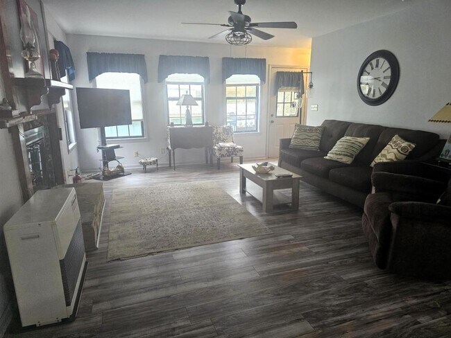 Photo - 162 Black Pine Rd