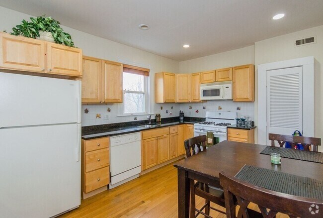 Building Photo - 126 Minden St Unit 3 Rental