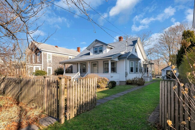 Building Photo - 446 6th St Rental
