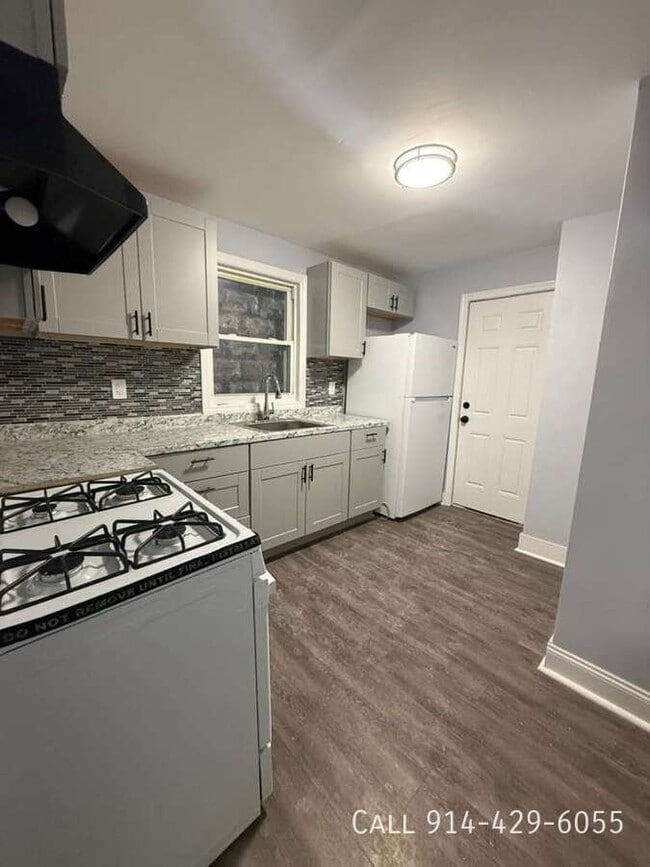 Photo - 14 Saratoga Ave