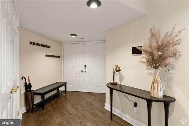 Building Photo - 962 Chanticleer Rental