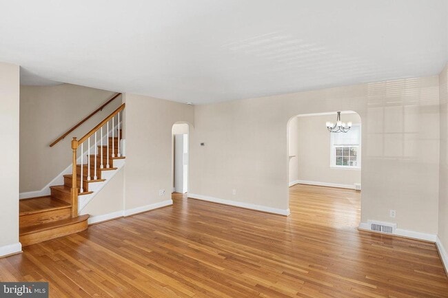Photo - 1865 Edgewood Rd