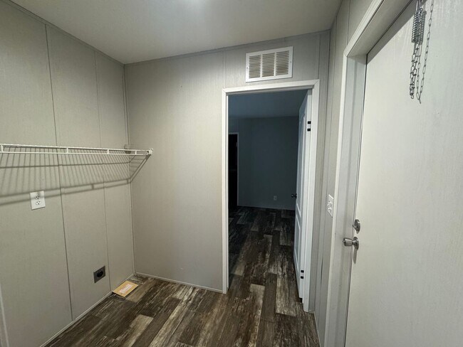 Photo - 2/2 in Marianna for $1,000