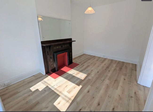 Building Photo - 133 Home St