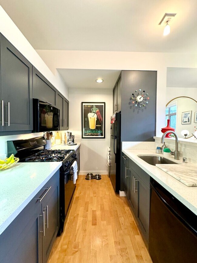 Willis Condominiums Queen Anne Unit 724 Condo for Rent in Seattle