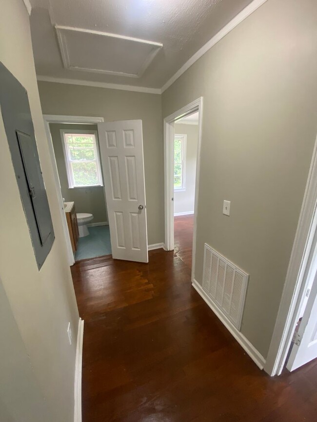 Photo - **ON HOLD**3 Bedroom / 1 Bathroom Home for...