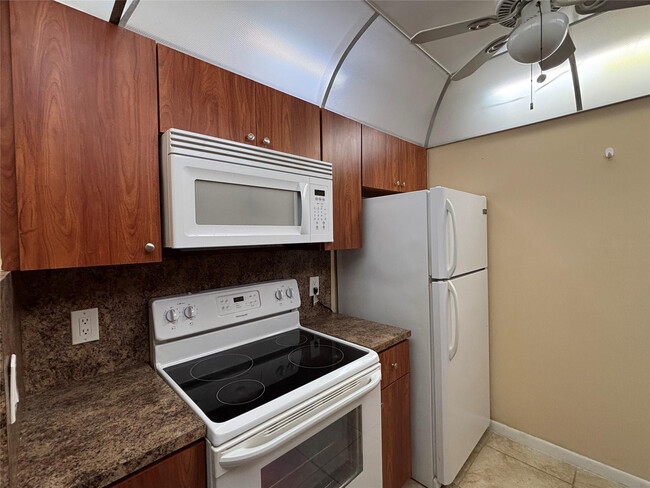 Photo - 1401 SW 135th Terrace Unidad 307H