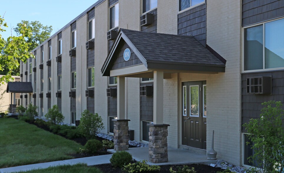 Champion Club Apartments For Rent in Florence, KY