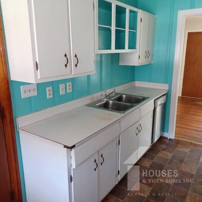 Photo - 136 Forest Hills Dr