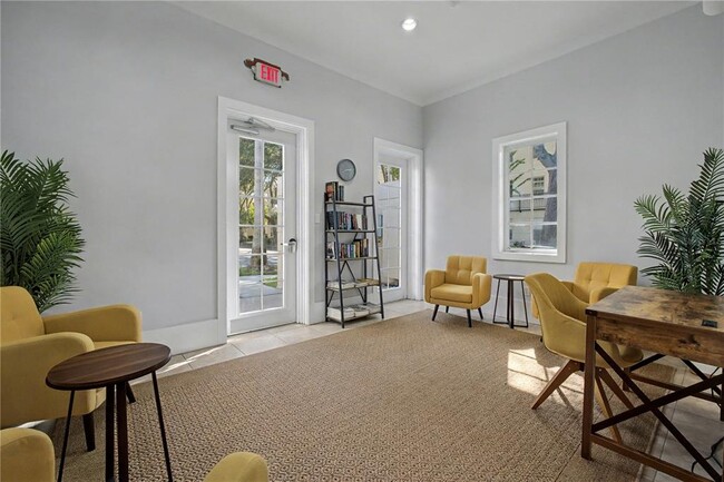 Photo - 1042 WATERSIDE Dr