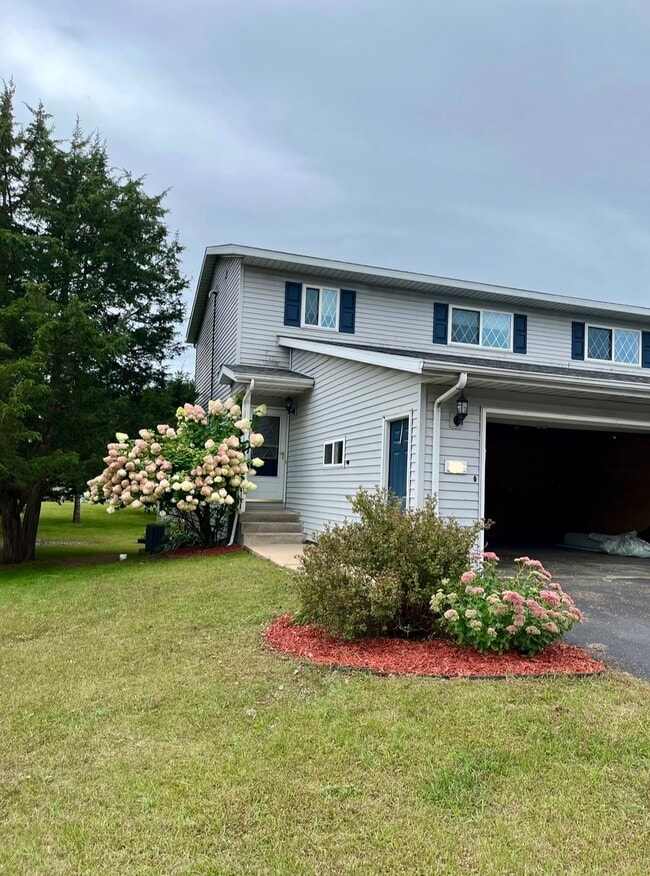 Townhouse on Cal-de-sac - 813 Stein Ct Rental