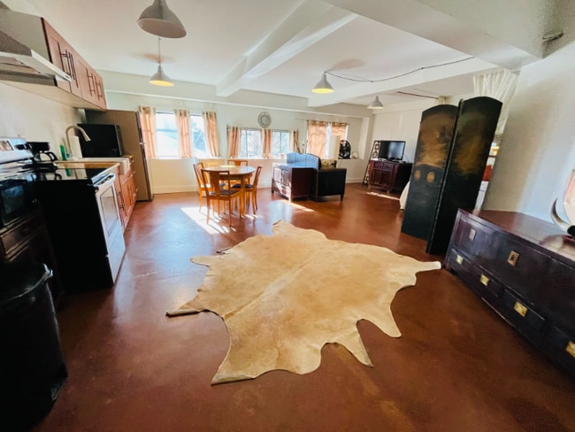 Photo - 333 2nd St SE