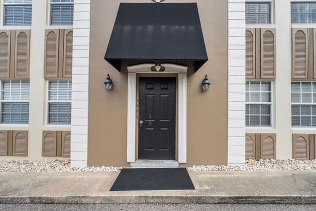 Photo - Orlando - 2 Bedroom, 1 Bathroom - $2095.00
