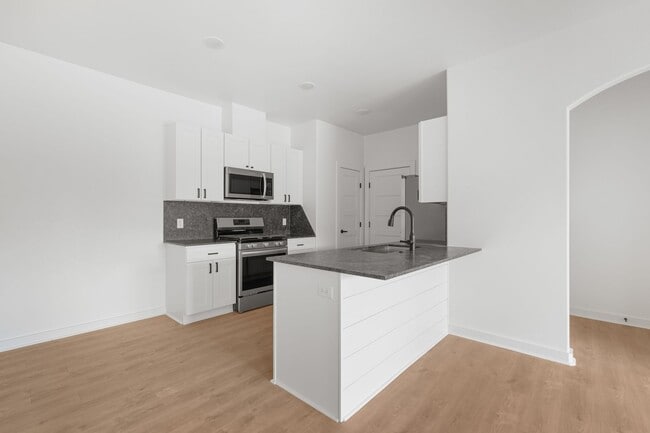 Photo - 8915 Cambria Cir