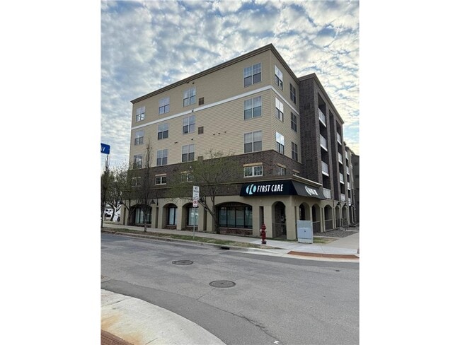 Photo - 2900 University Ave SE Unit 402