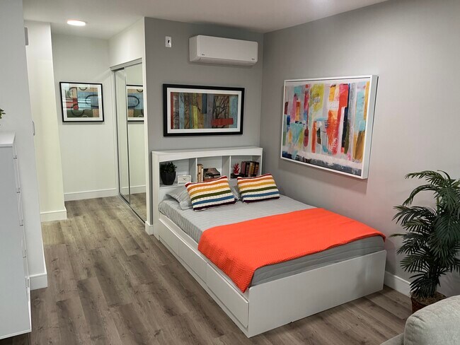 Kingsley Diplomat Apartments