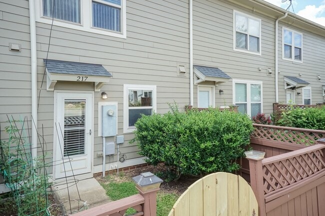 Photo - GORGEOUS Well maintained Two Bedroom Townh...