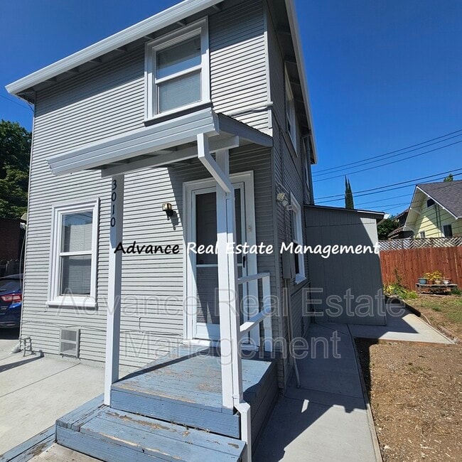 Building Photo - 3010 Franklin Blvd Rental