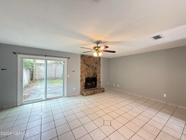 Photo - 6024 Duclay Rd