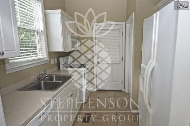 Photo - Student friendly rental