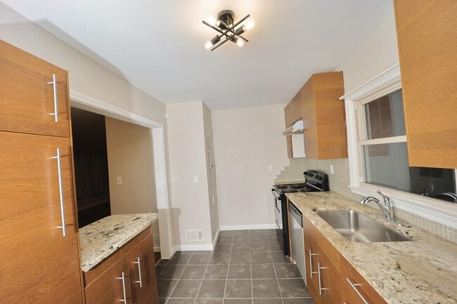 Photo - 1981 Brannen Rd SE