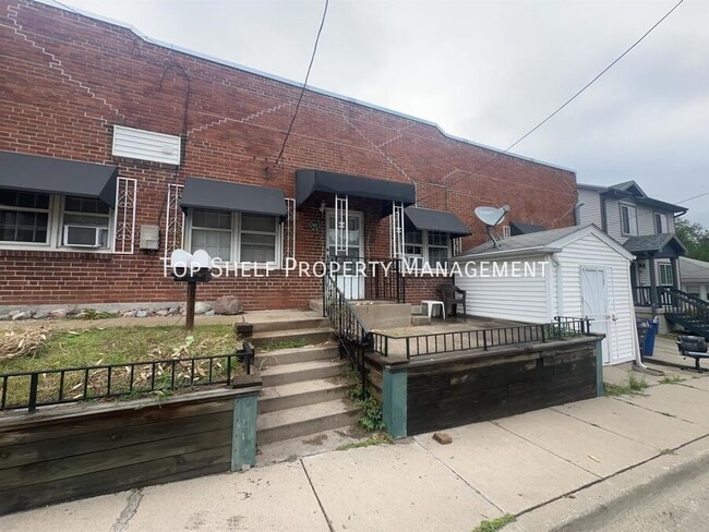 Building Photo - 2303 E 9th St Unit 4