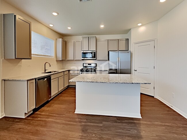 2721 Wolfcreek