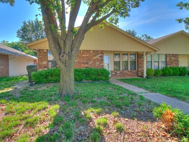 Photo - Adorable duplex in Norman