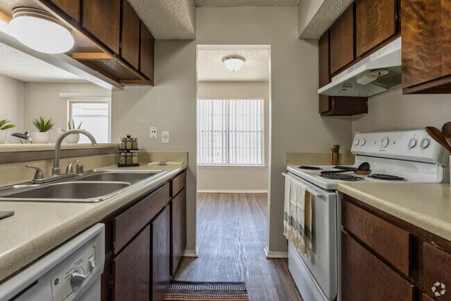 2BR,2BA - 911SF B2 - Kitchen