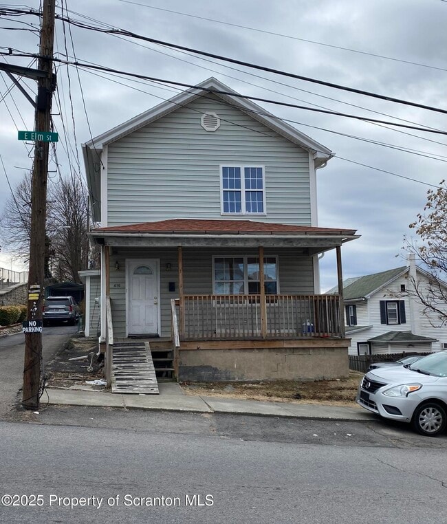 Photo - 416 E Elm St House