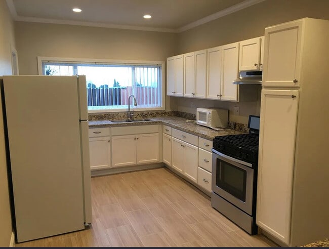 Photo - 1444 Highland Blvd