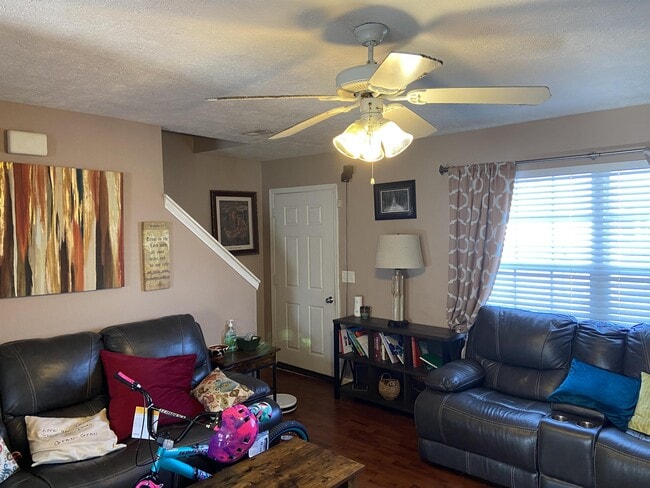 Photo - 203 Meigs Dr