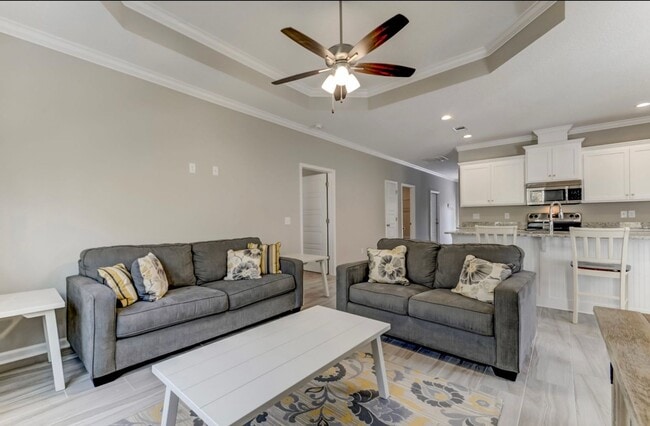 Photo - 3/2, landscaping included, fenced in yard!!