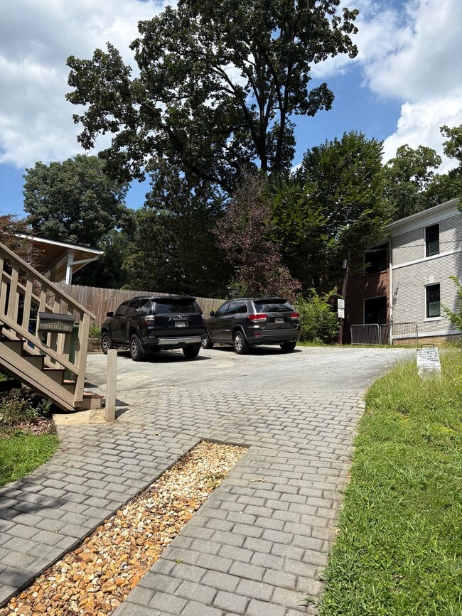 1202 Virginia Ave NE